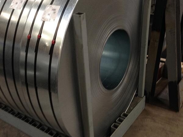 Blid föreställande slittade coils förvarade i PKT Coiltray type 08
