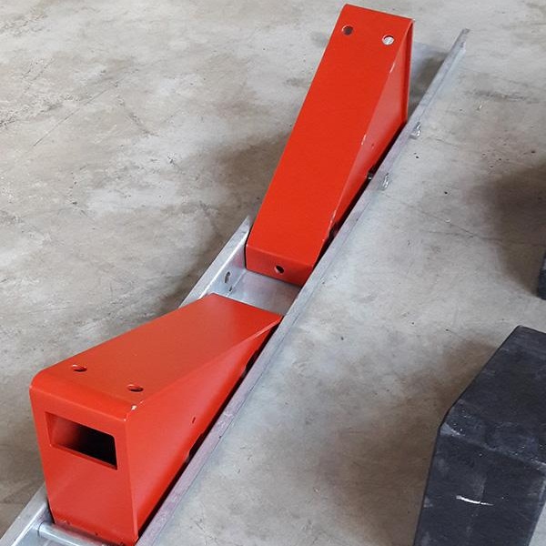 Bild föreställande en metallkloss från PKT Rollblock system EK 550 HOT
