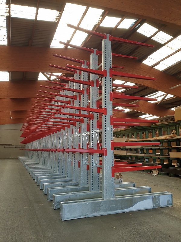 Sipag asymmetric cantilever rack with different length arms on the two sides and different height arms. For storage of long and heavy material e.g. packs of wood , sheet metal, pipes, bars and profiles.