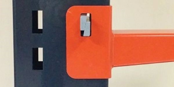 Sipag special Double wedge bolt system (Sipag pins) for easy mounting of the arms on Sipag cantilever racks.